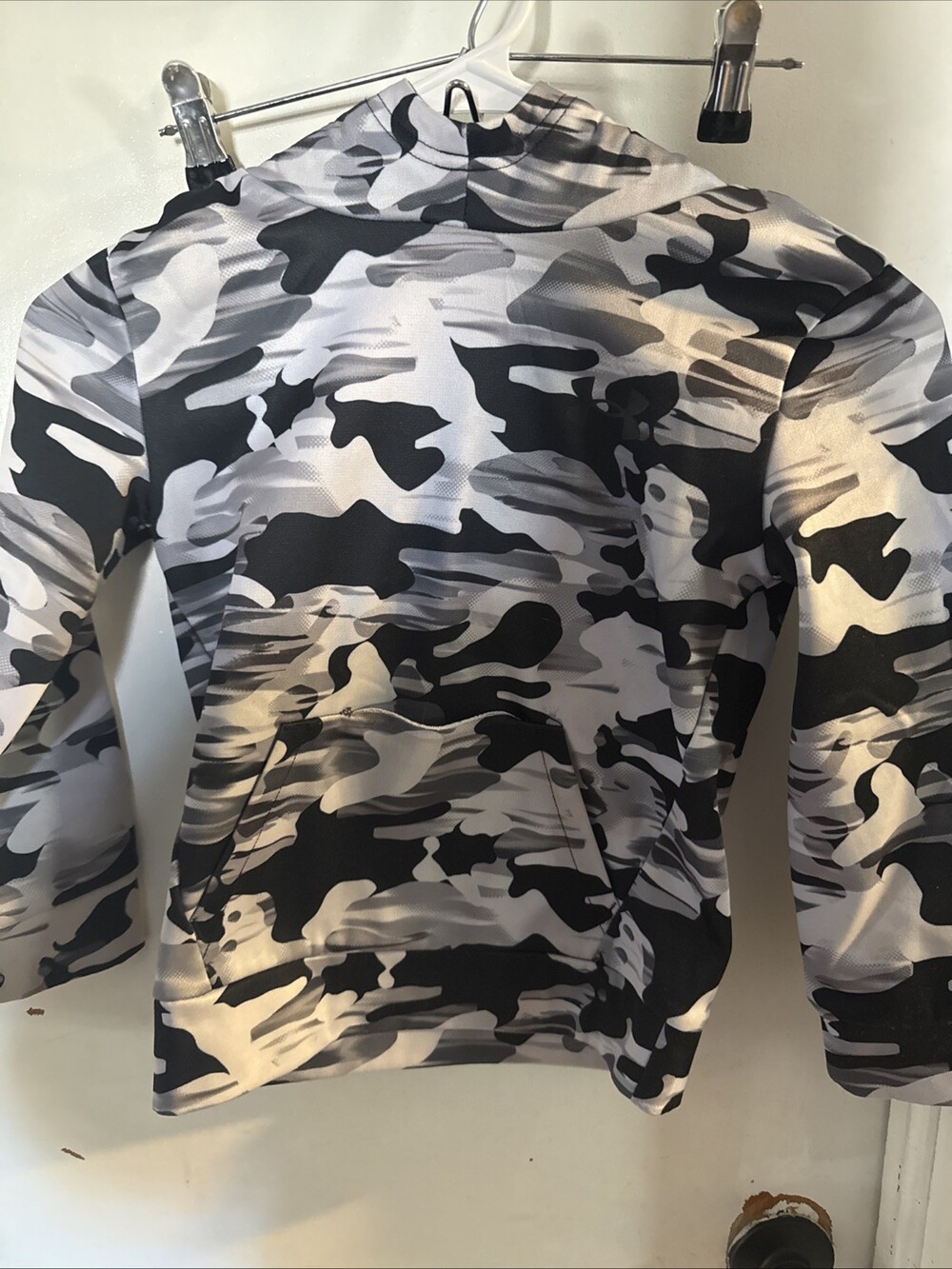 Under Armour hoodie Size Youth Small